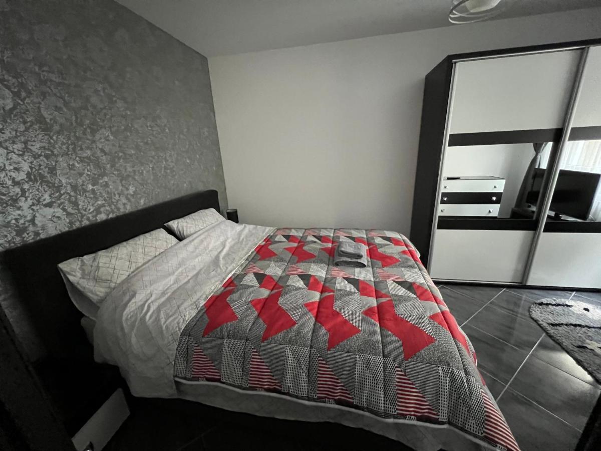 Apartament Spatios, Zona Centrala In Iasi Apartment Екстериор снимка